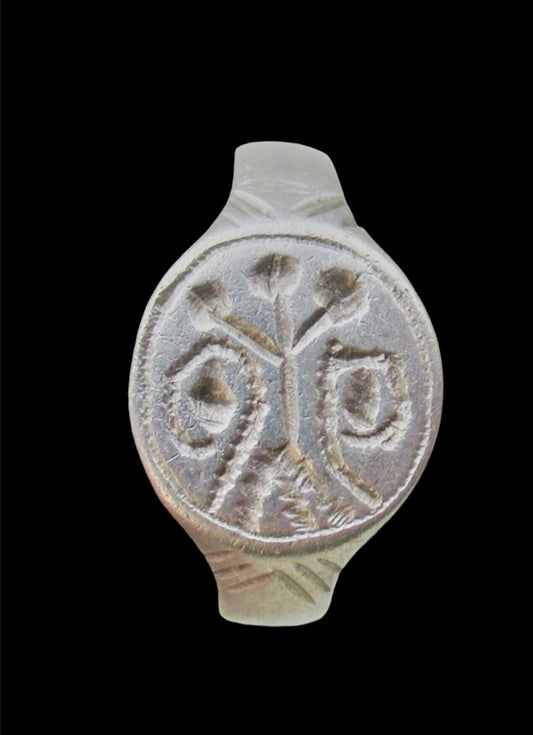 Anello rinascimentale in argento con stemma araldico